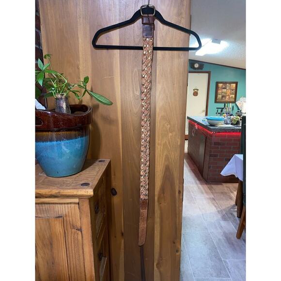 Vintage Braided Leather Belt w/intertwining ribbon Measurements L42.25” X W1.5” - Picture 7 of 7